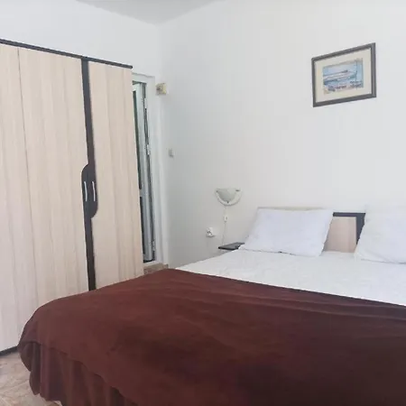 Family California 招待所