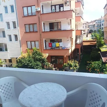 招待所 Family California