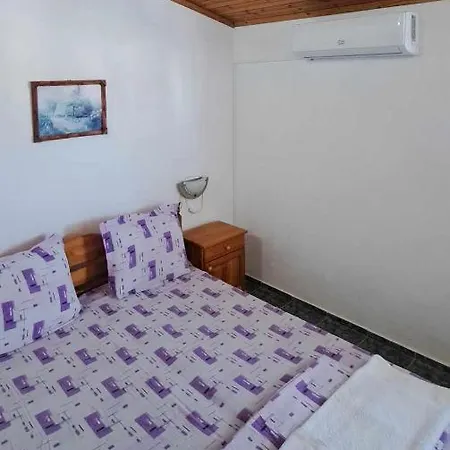 Family California Pensión 3*